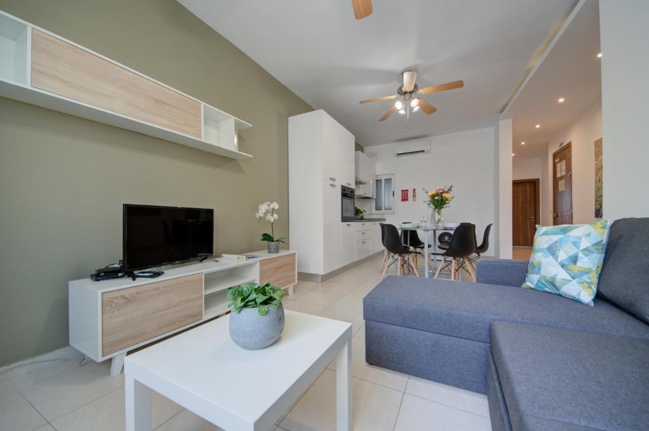 Azure Haven - Gzira Apartments And Penthouse By Shortletsmalta 외부 사진