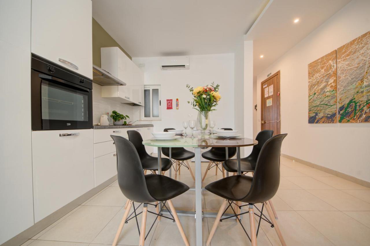 Azure Haven - Gzira Apartments And Penthouse By Shortletsmalta 외부 사진