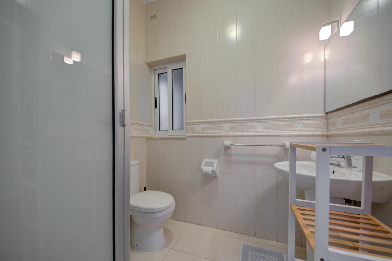 Azure Haven - Gzira Apartments And Penthouse By Shortletsmalta 외부 사진