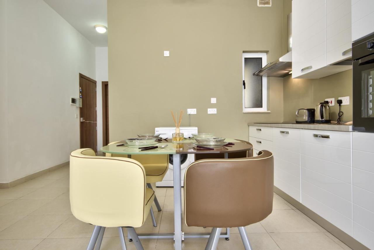 Azure Haven - Gzira Apartments And Penthouse By Shortletsmalta 외부 사진