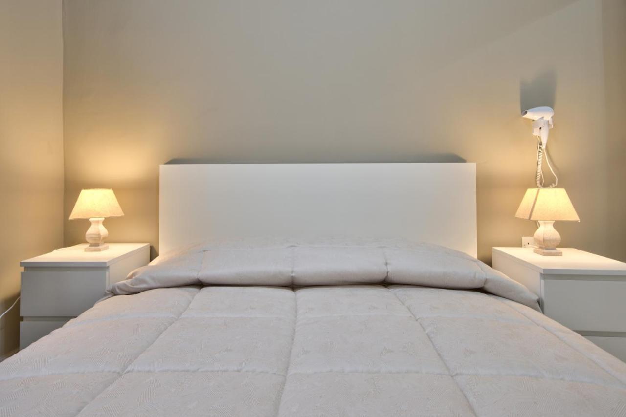 Azure Haven - Gzira Apartments And Penthouse By Shortletsmalta 외부 사진