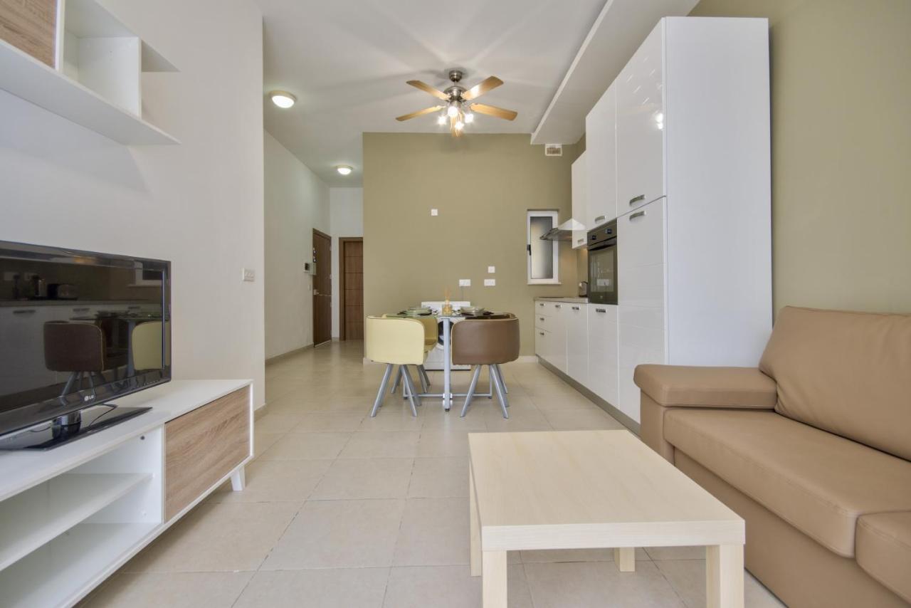 Azure Haven - Gzira Apartments And Penthouse By Shortletsmalta 외부 사진