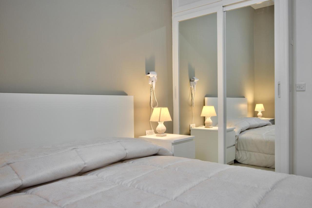 Azure Haven - Gzira Apartments And Penthouse By Shortletsmalta 외부 사진