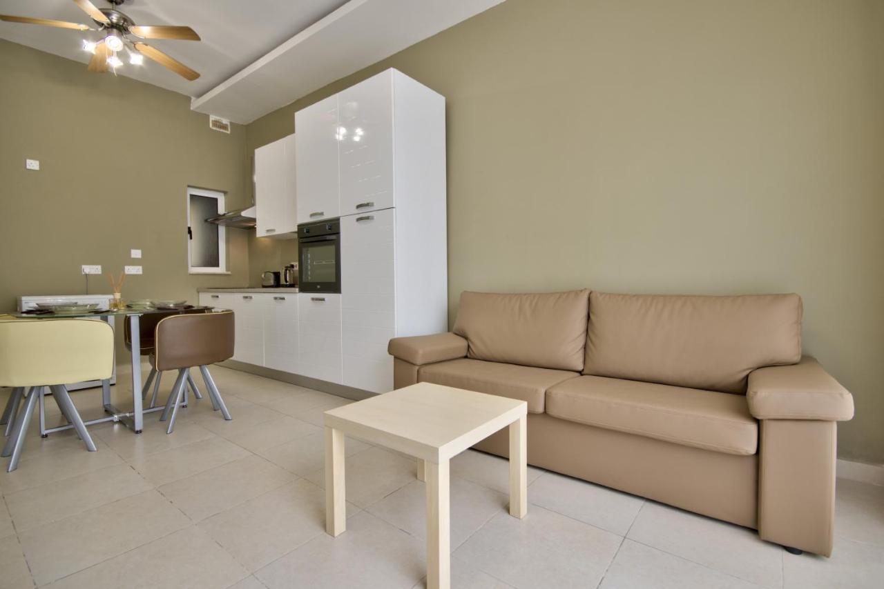 Azure Haven - Gzira Apartments And Penthouse By Shortletsmalta 외부 사진
