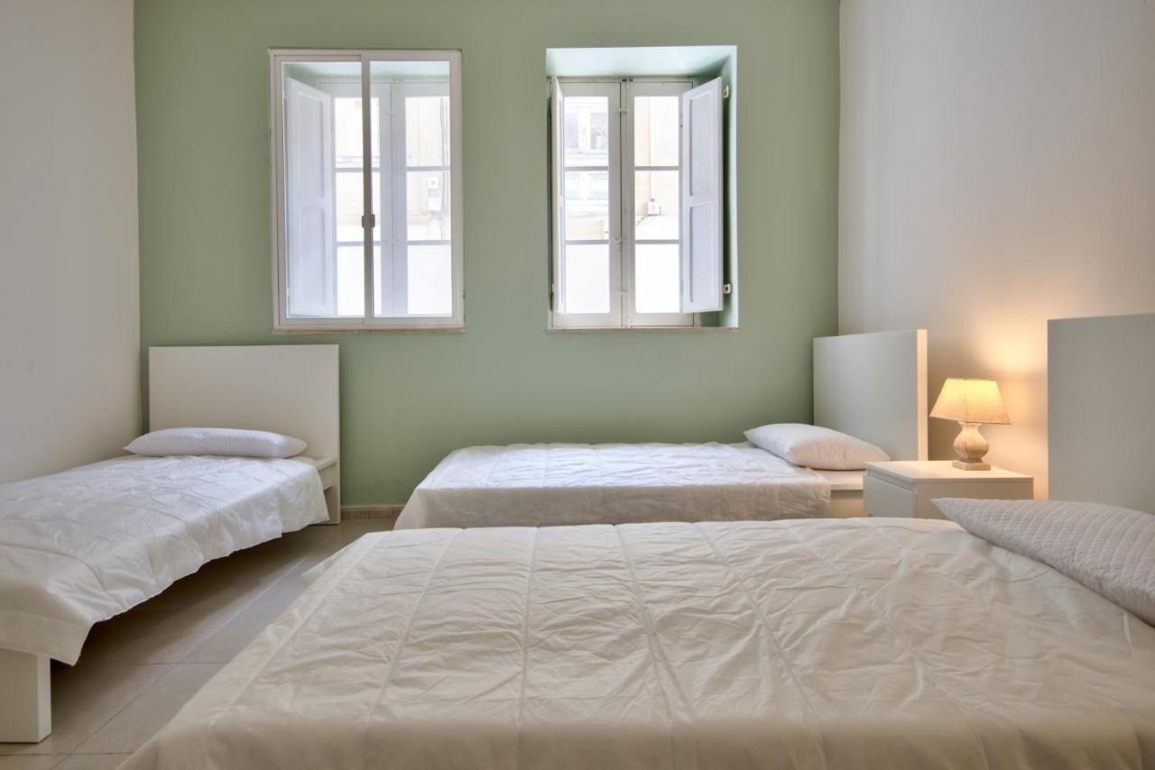 Azure Haven - Gzira Apartments And Penthouse By Shortletsmalta 외부 사진