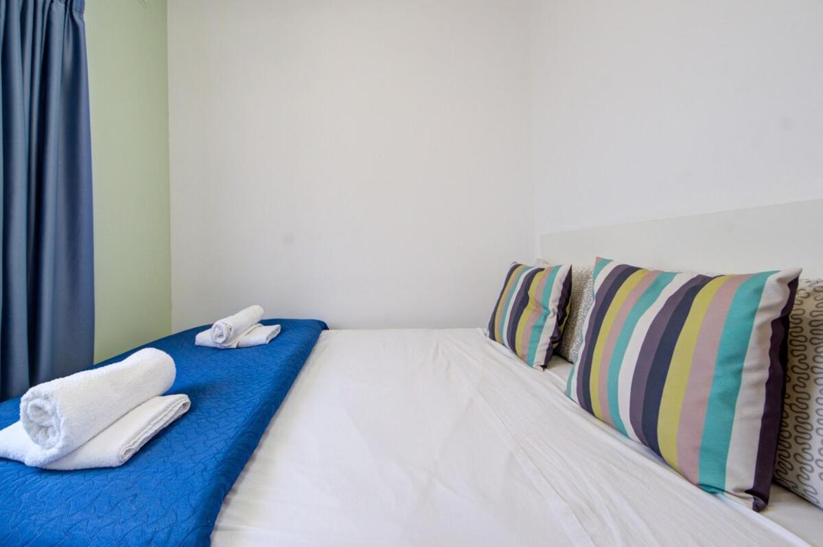 Azure Haven - Gzira Apartments And Penthouse By Shortletsmalta 객실 사진
